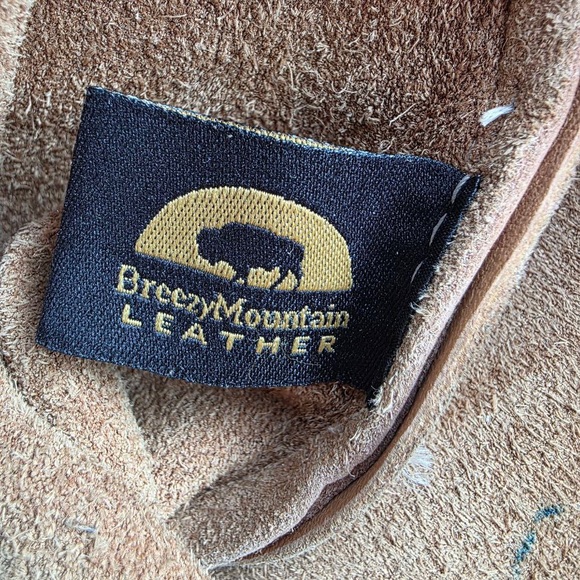 Beautiful handmade Breezy Mountain Leather crossbody bag, crafted in ColoradoUSA - Picture 6 of 7